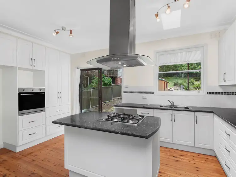 82 Jonathan Street, Eleebana NSW 2282