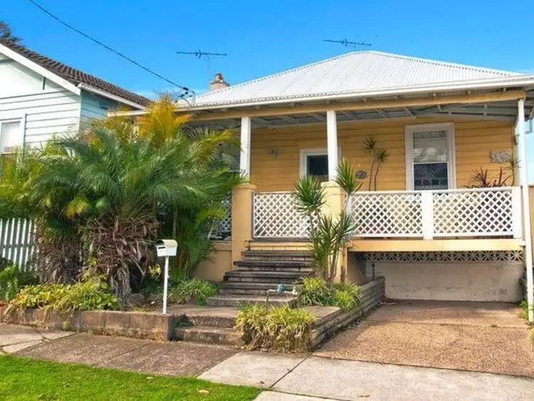 24 Walter Street, Belmont NSW 2280