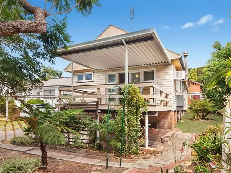 51 Fairfax Road, Warners Bay NSW 2282