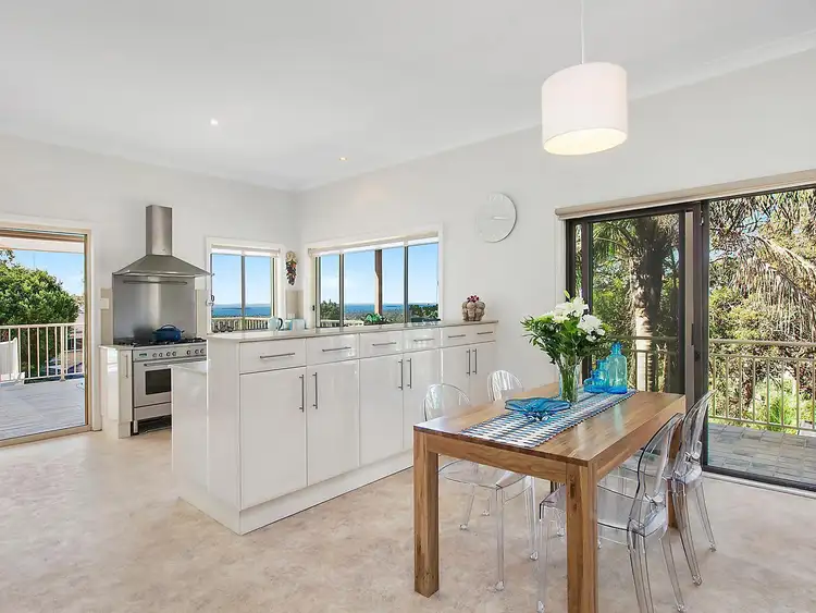 17 Mossman Avenue, Bateau Bay NSW 2261