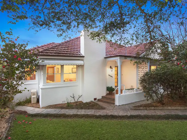 193 Eastern Valley Way, Middle Cove NSW 2068