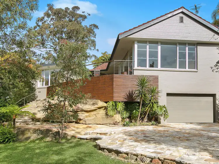 2 Greenfield Avenue, Middle Cove NSW 2068