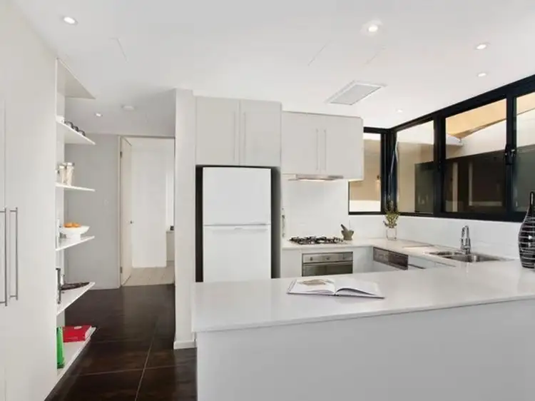 Third view of Homely apartment listing, 2/39 Willoughby Road, Crows Nest NSW 2065