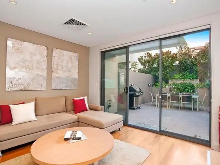 Main view of Homely apartment listing, 2/2 Hamilton Avenue, Naremburn NSW 2065