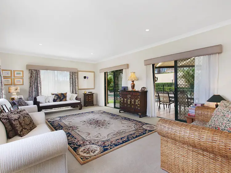 5 Chichester Drive, Arundel QLD 4214