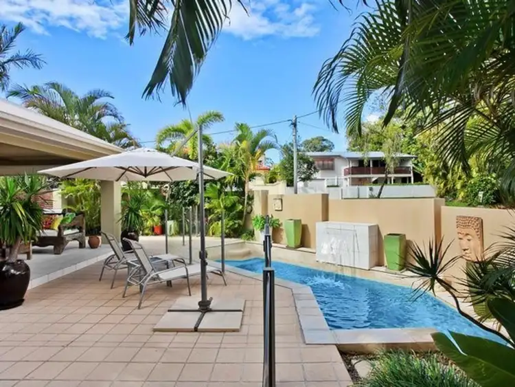 2/3 Harcourt Crescent, Southport QLD 4215