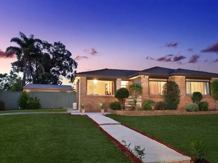 10 Santa Place, Bossley Park NSW 2176