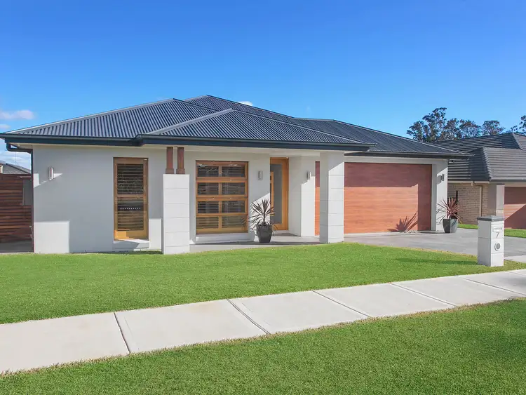 7 Holland Drive, Spring Farm NSW 2570