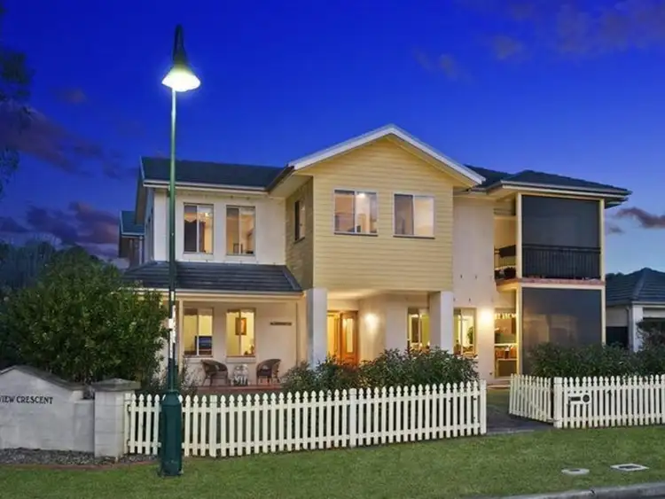 20 Lochview Crescent, Mount Annan NSW 2567