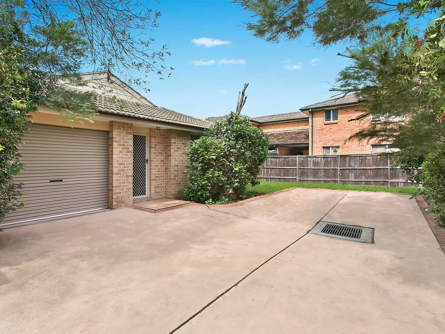 Main view of Homely villa listing, 10/2 Calabro Avenue, Lurnea NSW 2170
