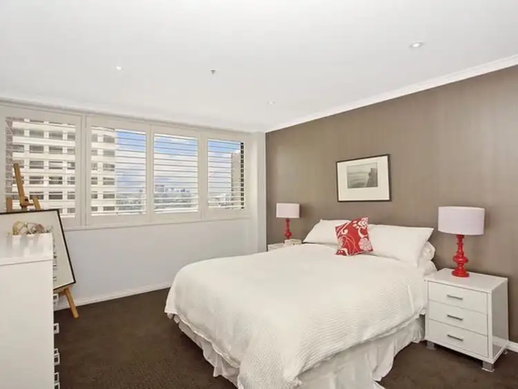 Third view of Homely apartment listing, 2402/5 York Street, Sydney NSW 2000