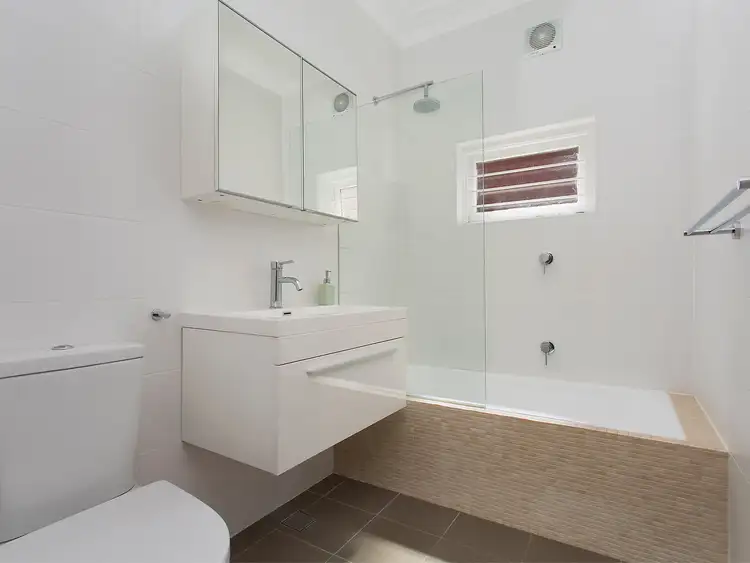 Fifth view of Homely apartment listing, 2/3 Powell Street, Coogee NSW 2034