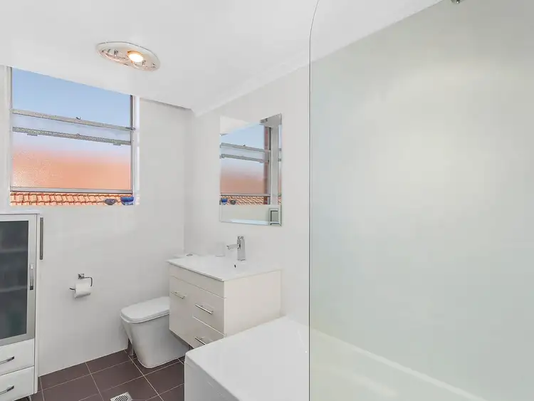 Fifth view of Homely apartment listing, 3/110 Wellington Street, Bondi NSW 2026