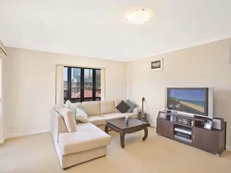 Second view of Homely apartment listing, 5/2 Fenton Avenue, Maroubra NSW 2035