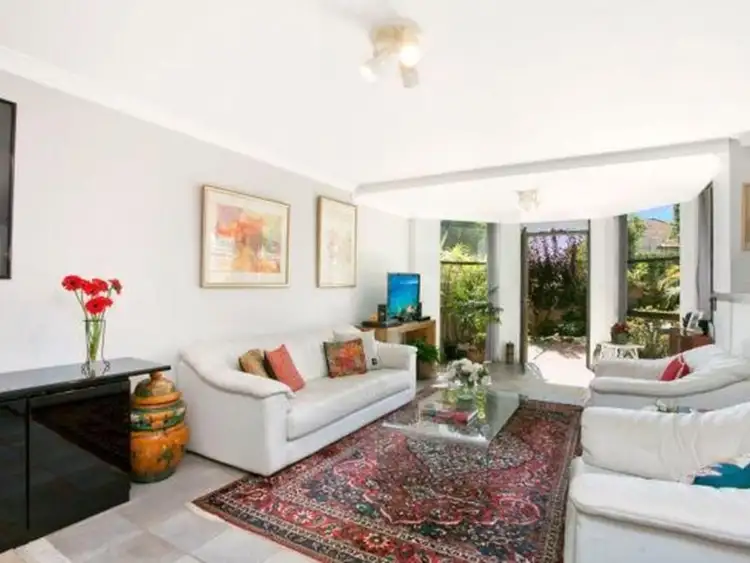 2/4 Edgecumbe Avenue, Coogee NSW 2034