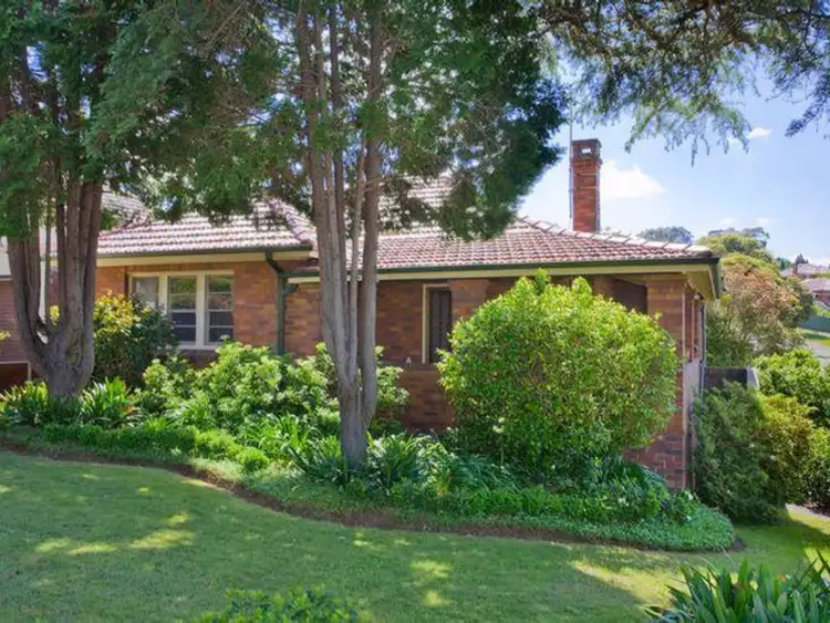 1 Commissioners Road, Denistone NSW 2114