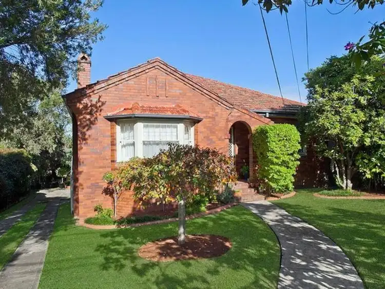 4 Beaumont Avenue, Denistone NSW 2114