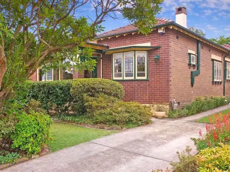 27 Bellevue Avenue, Denistone NSW 2114