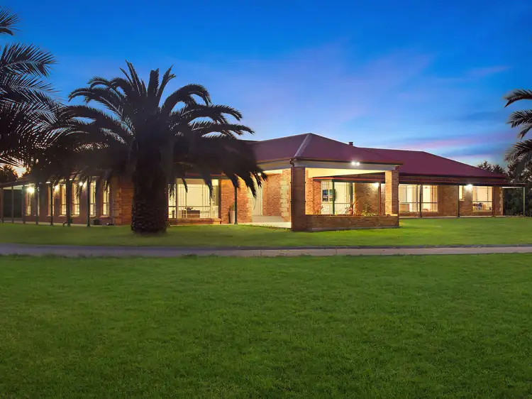135 Lyrebird Road, Pheasants Nest NSW 2574