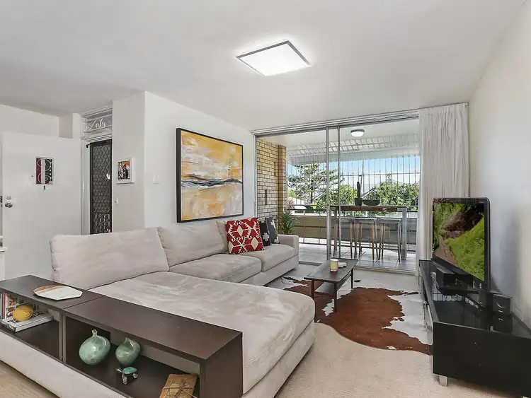 1/232 Cavendish Road, Coorparoo QLD 4151