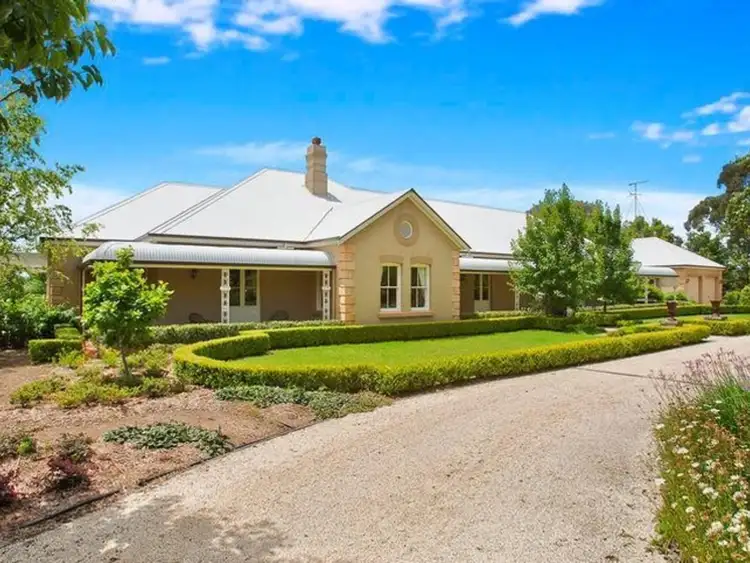 11 Fuggles Road, Kenthurst NSW 2156