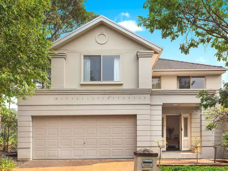 8 Goldfinch Crescent, Bella Vista NSW 2153