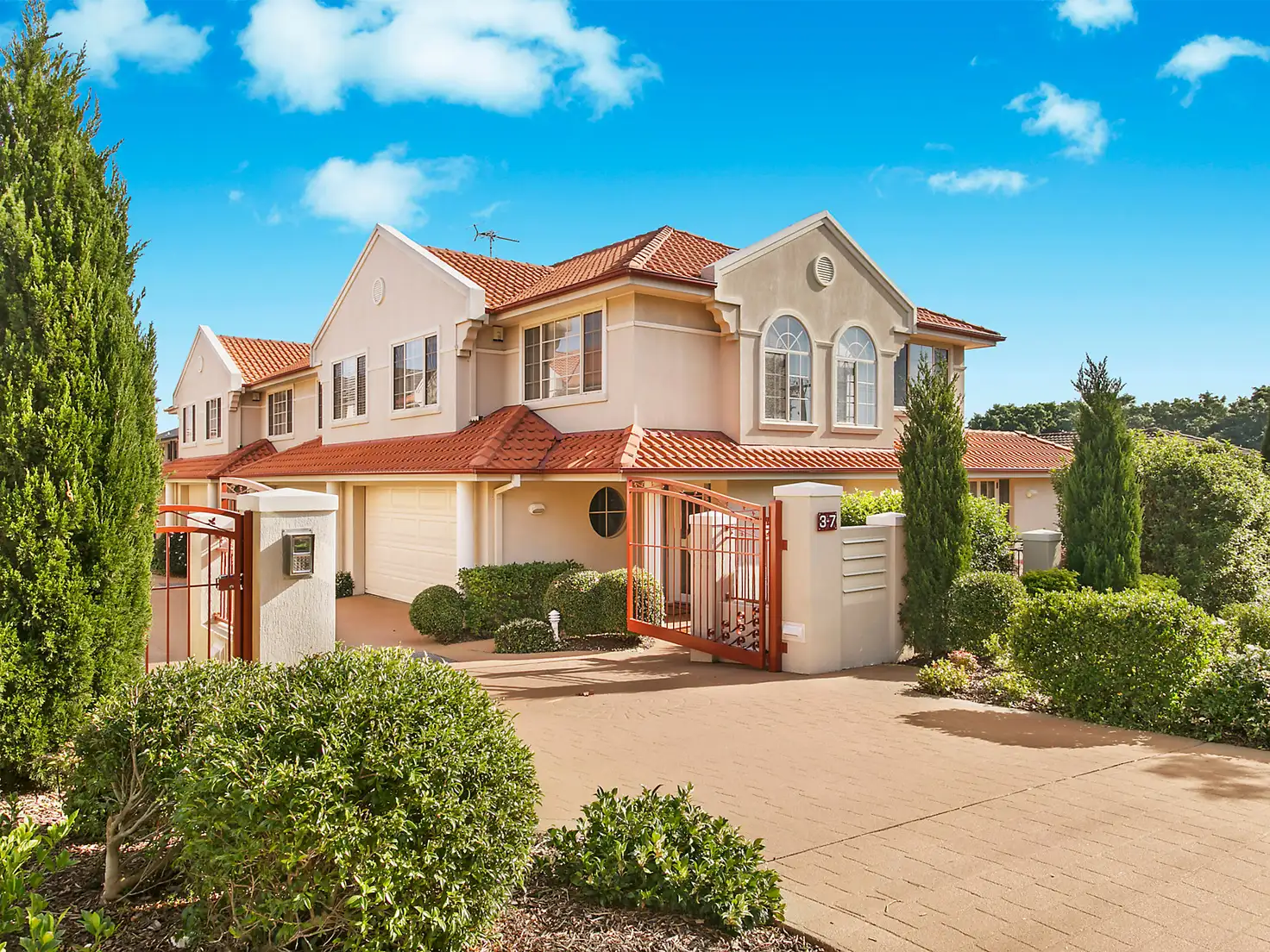 Main view of Homely townhouse listing, 6/3 Seaview Street, Cronulla NSW 2230