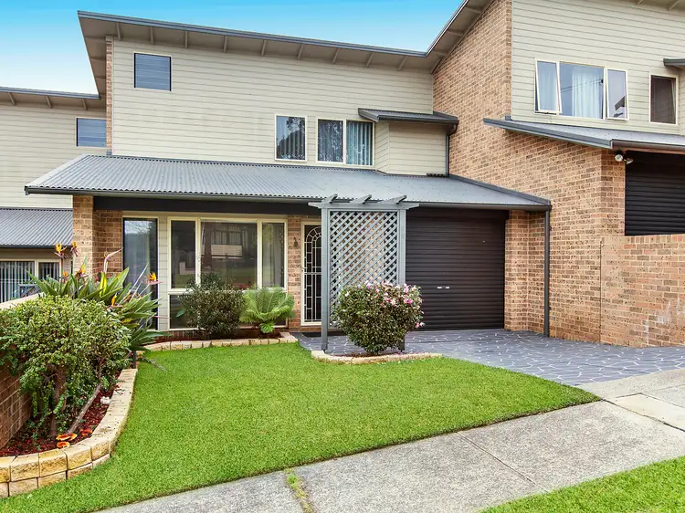 3/2 Maidens Brush Road, Wyoming NSW 2250