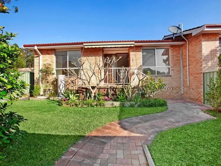 3/4 Kalawarra Road, Wyoming NSW 2250