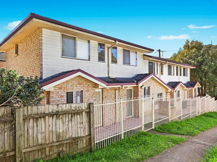 2/40 Showground Road, Gosford NSW 2250