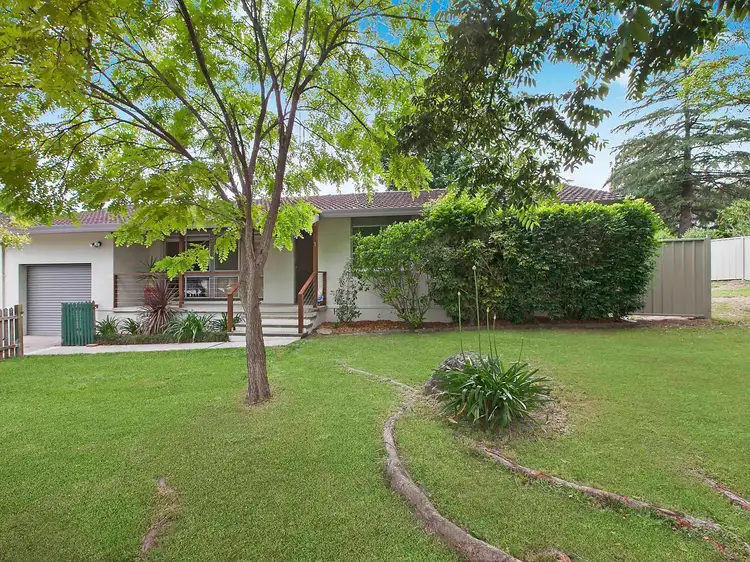 1 Sunland Place, Wyoming NSW 2250