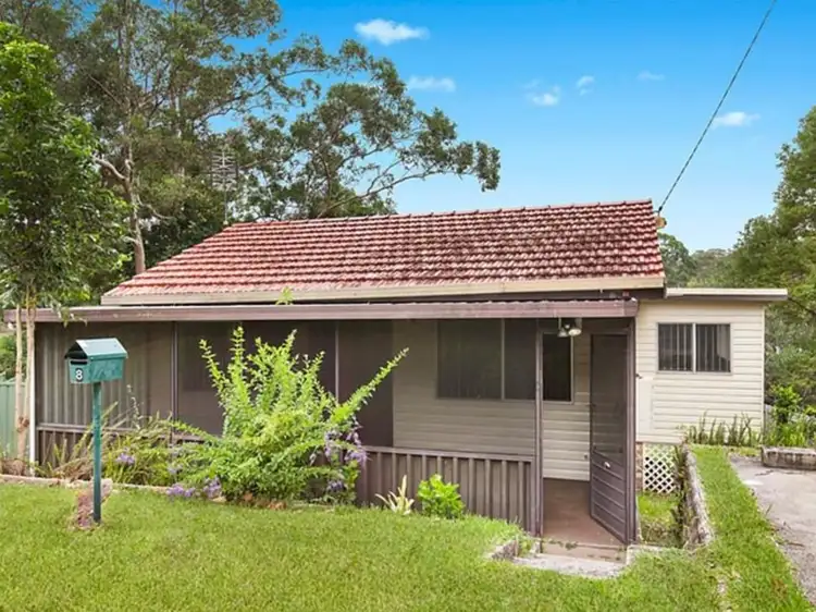 8 Hamish Crescent, Wyoming NSW 2250