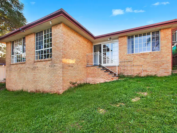 4 Adnamira Close, Wyoming NSW 2250
