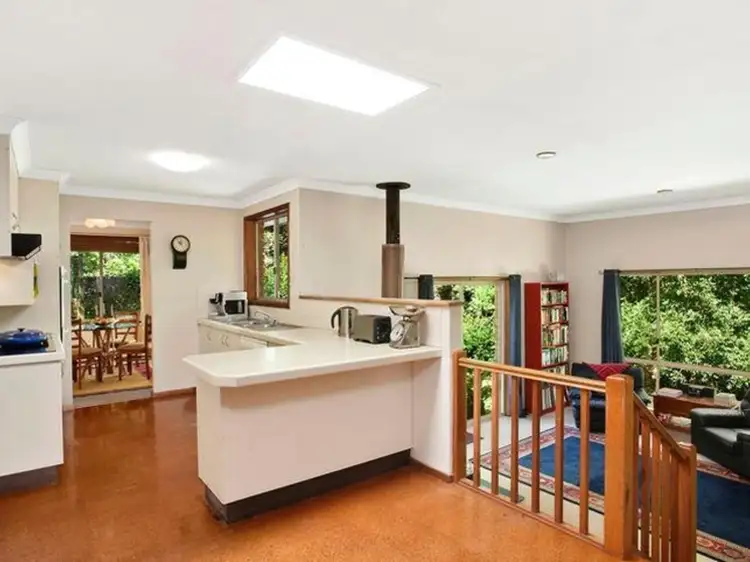 16 Kambala Close, Wyoming NSW 2250