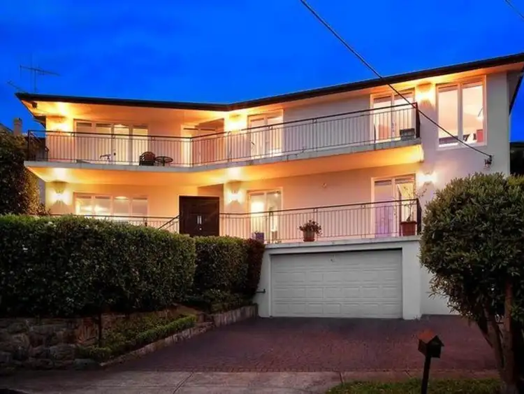 8 Lyndhurst Crescent, Hunters Hill NSW 2110