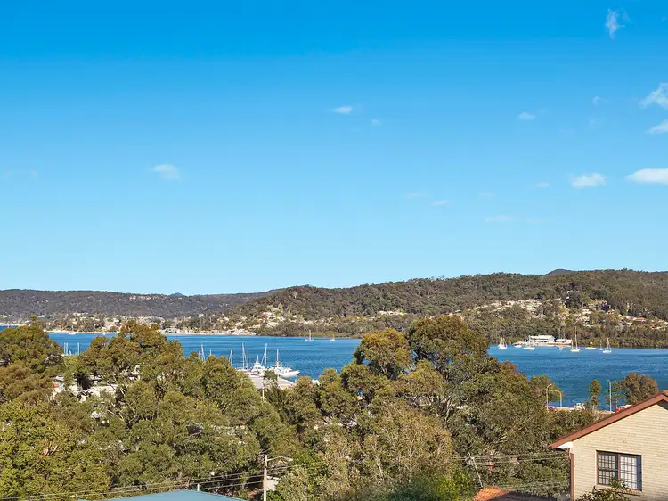 2/1 Joseph Lloyd Close, Gosford NSW 2250