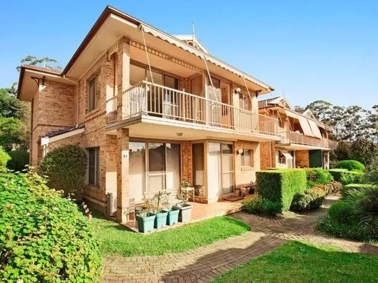 22/12 Kinarra Avenue, Wyoming NSW 2250