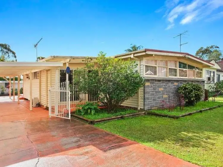 25 Kinarra Avenue, Wyoming NSW 2250