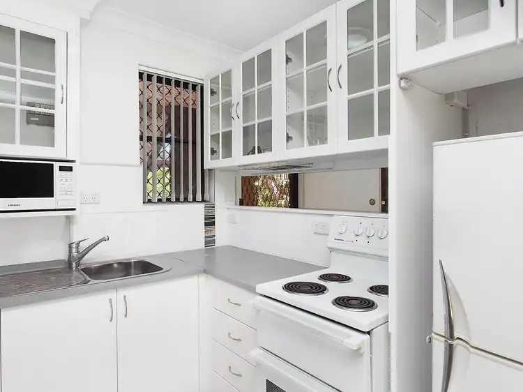 2/68 Faunce Street West, Gosford NSW 2250