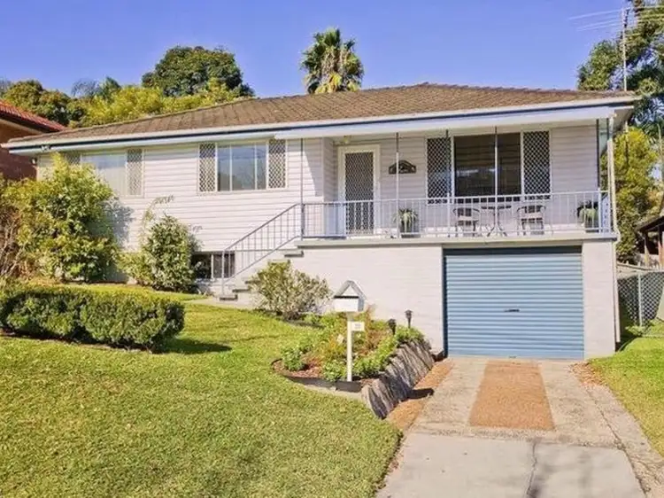 33 Maple Street, Wyoming NSW 2250