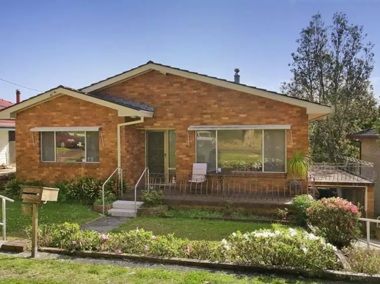 9 Maple Street, Wyoming NSW 2250