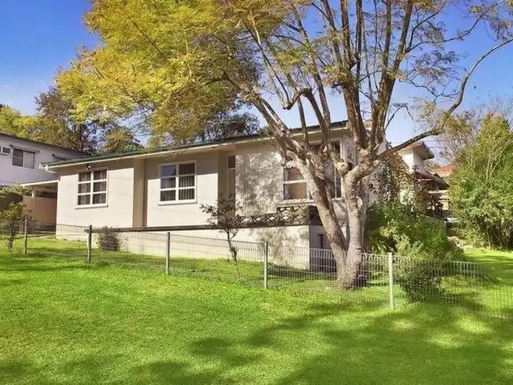 2A Robert Street, Wyoming NSW 2250