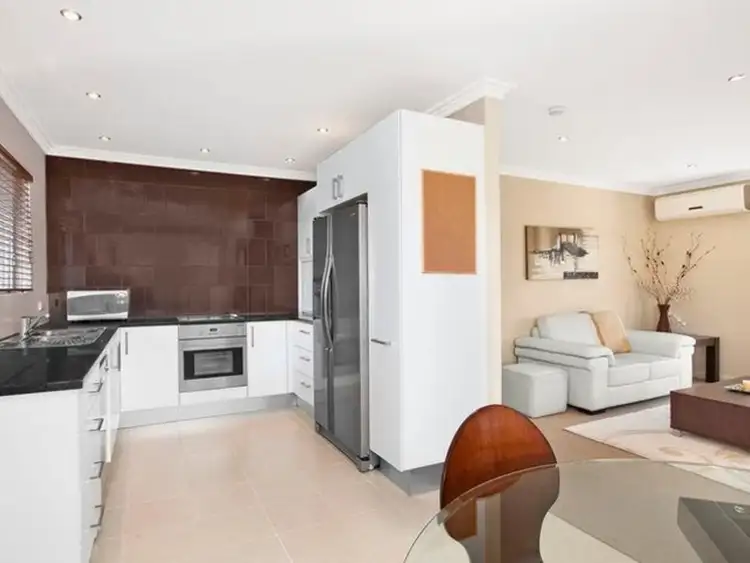 17/138 Albany Street, Point Frederick NSW 2250