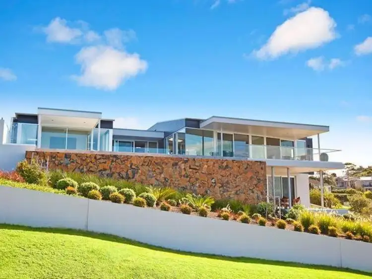 33 Pheasant Point Drive, Kiama NSW 2533