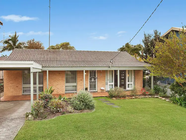 4 Fishermens Bend, Bateau Bay NSW 2261