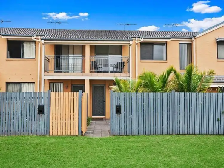 2/24 Churchill Circuit, Hamilton South NSW 2303