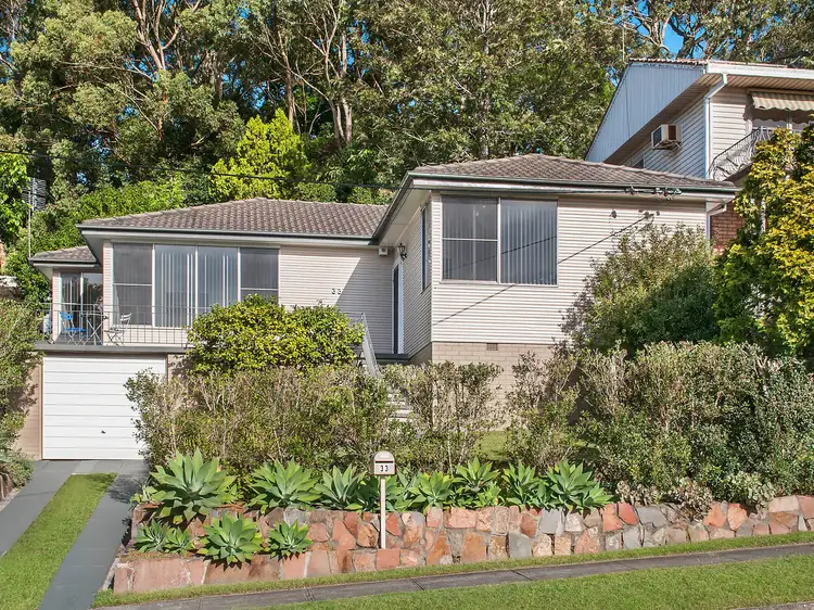 33 Boronia Avenue, Adamstown Heights NSW 2289