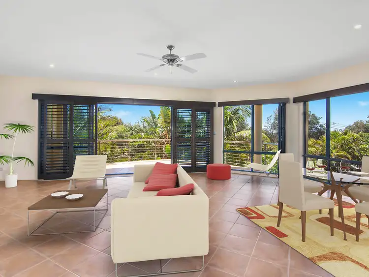 2/137 Matthew Flinders Drive, Port Macquarie NSW 2444