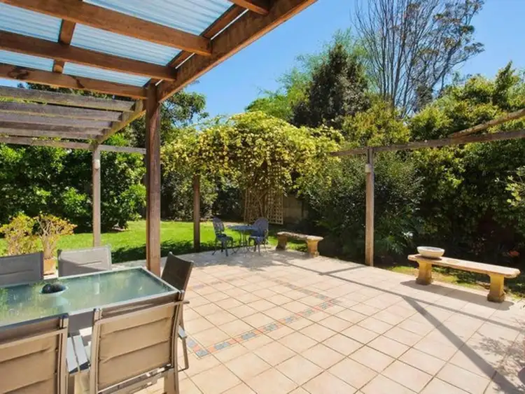 18 Raymond Avenue, Warrawee NSW 2074