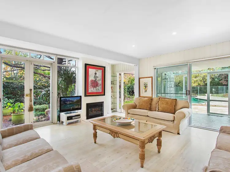 2A Charlton Avenue, Turramurra NSW 2074